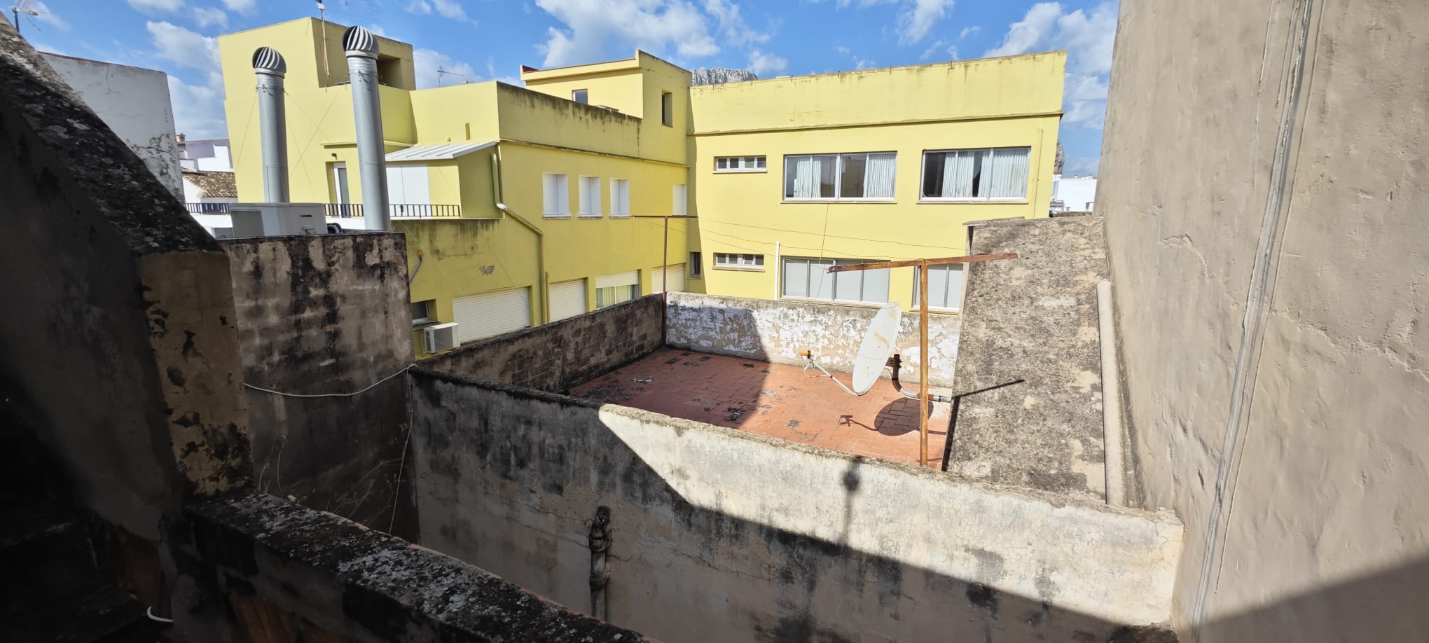 CASA DE PUEBLO MUY CENTRICA EN EL VERGEL / Realizamos la AutoRenovacion