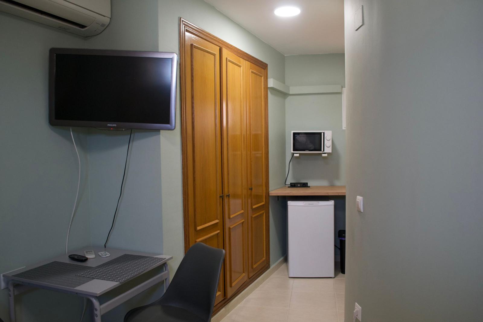 STUDIO APARTMENT 50 meters from AVD. MIGUEL HERNANDEZ - DENIA
