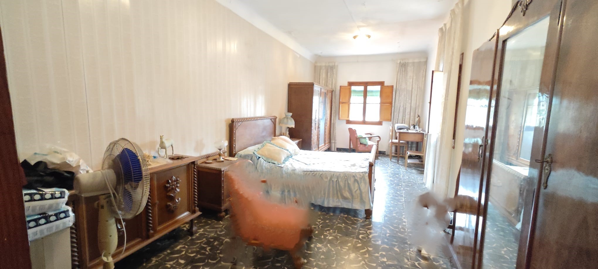MAISON DE VILLE EN DUPLEX AVEC COUR PAYSAGÉE