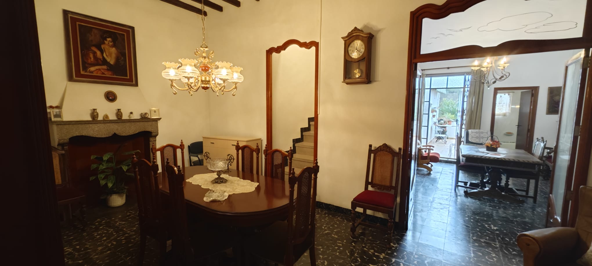 MAISON DE VILLE EN DUPLEX AVEC COUR PAYSAGÉE