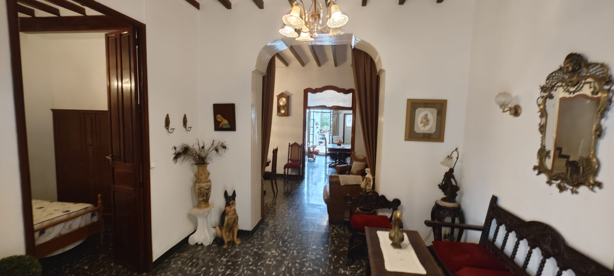 MAISON DE VILLE EN DUPLEX AVEC COUR PAYSAGÉE