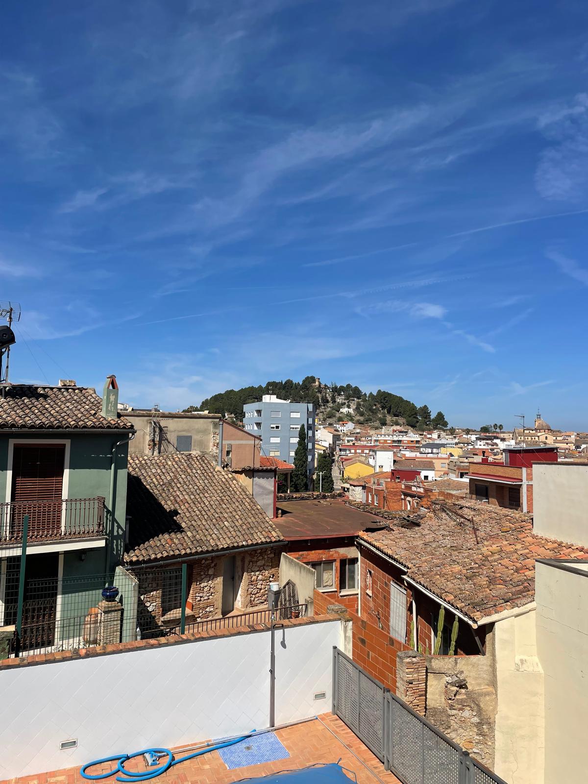 MAISON DE VILLE FLAMBANT NEUVE À CASTELLÓ DE RUGAT