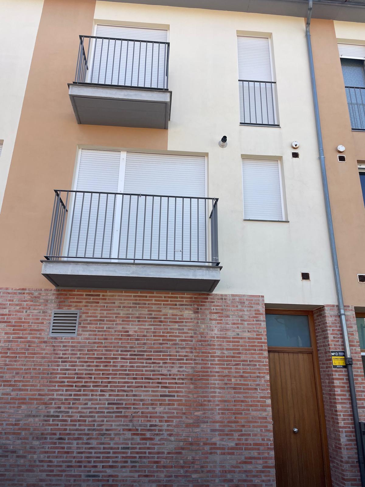 MAISON DE VILLE AVEC PISCINE À CASTELLÓ DE RUGAT