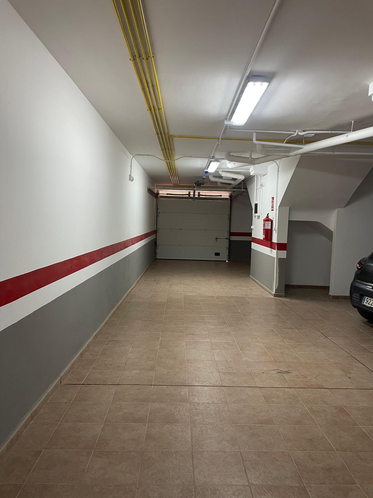 MAISON DE VILLE AVEC PISCINE À CASTELLÓ DE RUGAT