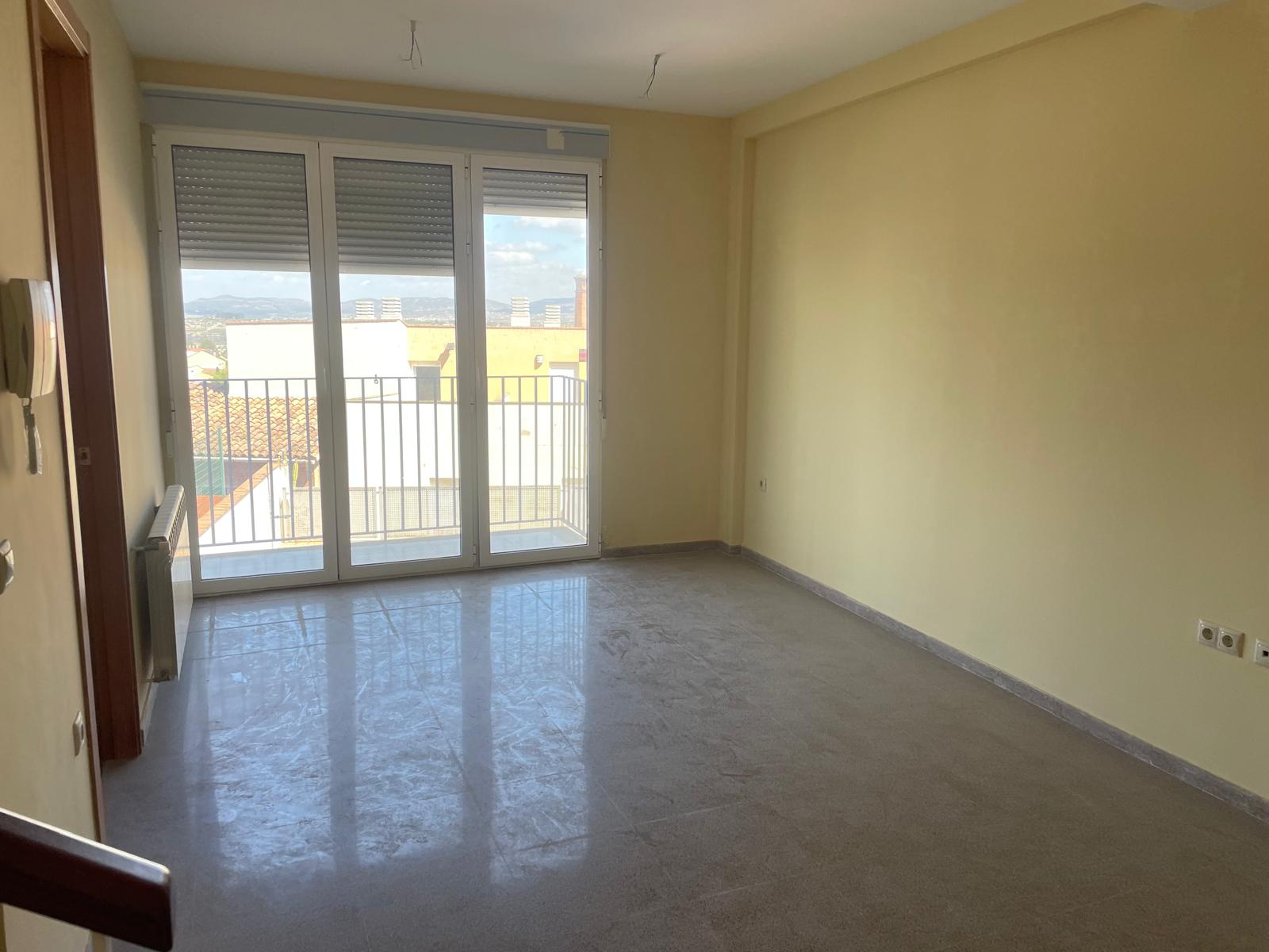 MAISON DE VILLE AVEC PISCINE À CASTELLÓ DE RUGAT