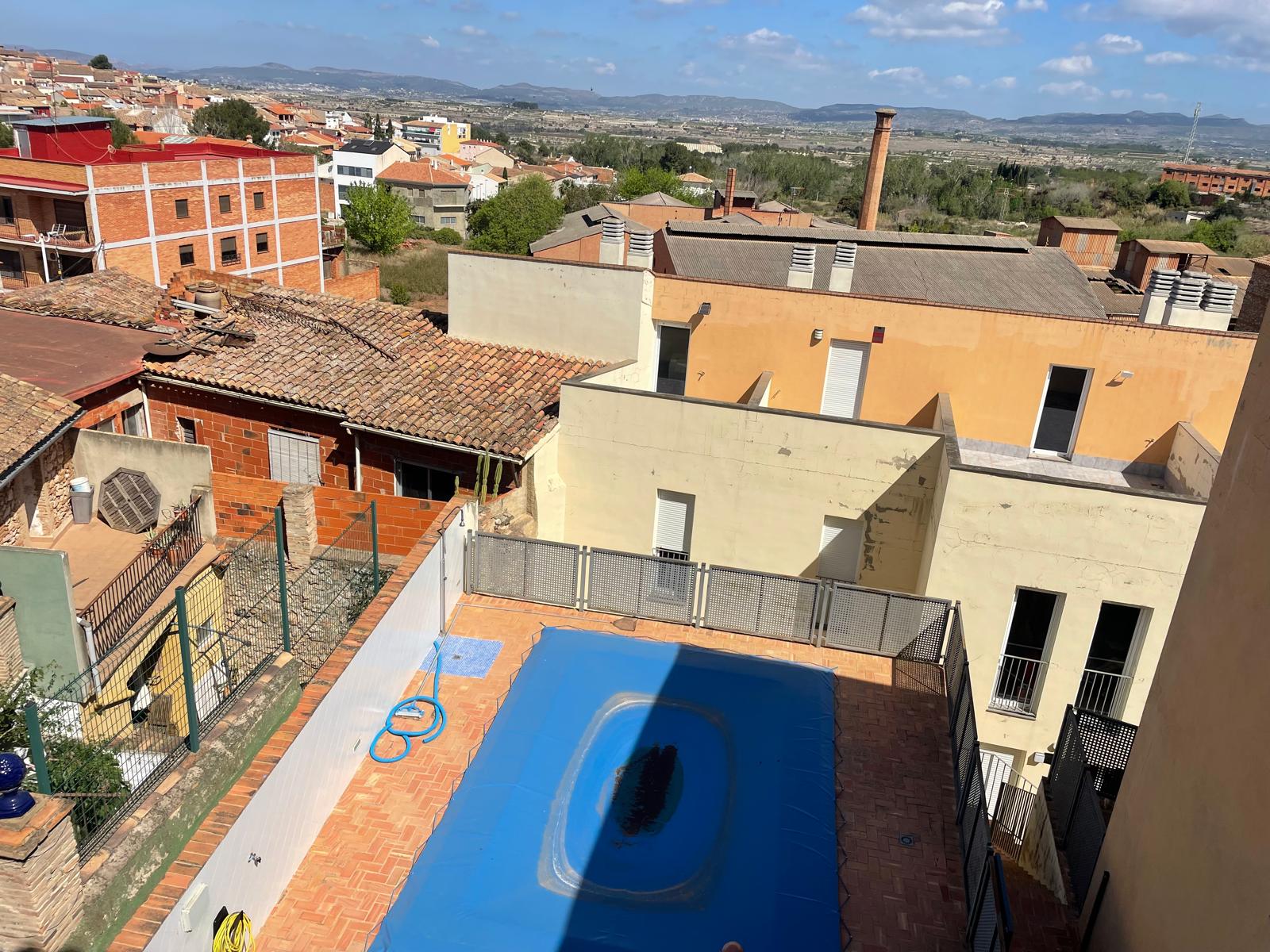 MAISON DE VILLE AVEC PISCINE À CASTELLÓ DE RUGAT