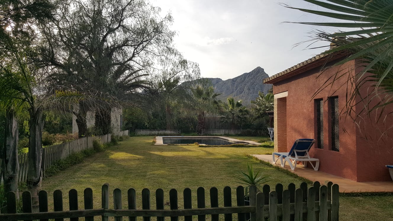 MAISON DE CAMPAGNE À ONDARA
