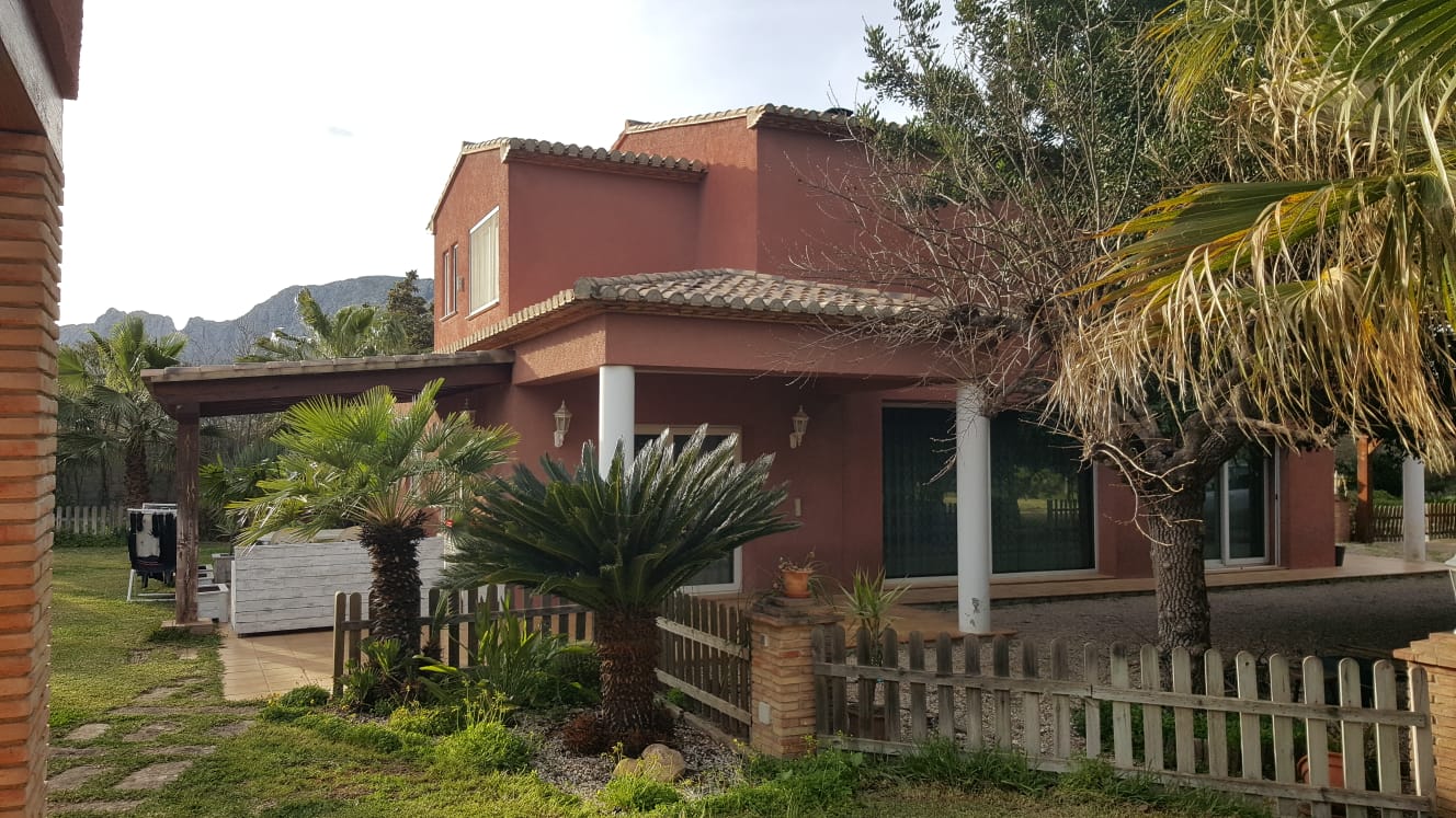 MAISON DE CAMPAGNE À ONDARA