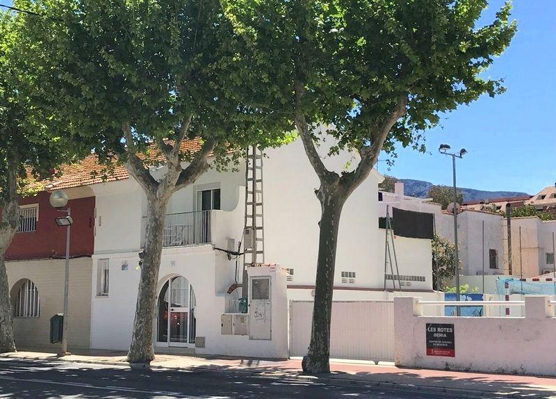 Village house for sale in Denia
